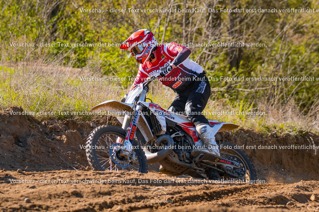 20260501_MCWriezen-4033 | Sportfotografin aus Berlin-Brandenburg mit Fokus auf Motocross. Ich halte deine sportliche Leistung und echte Emotionen auf und neben der Strecke professionell fest. Entdecke die Fotos von deinem Rennen und bestelle sie direkt hier im Shop.