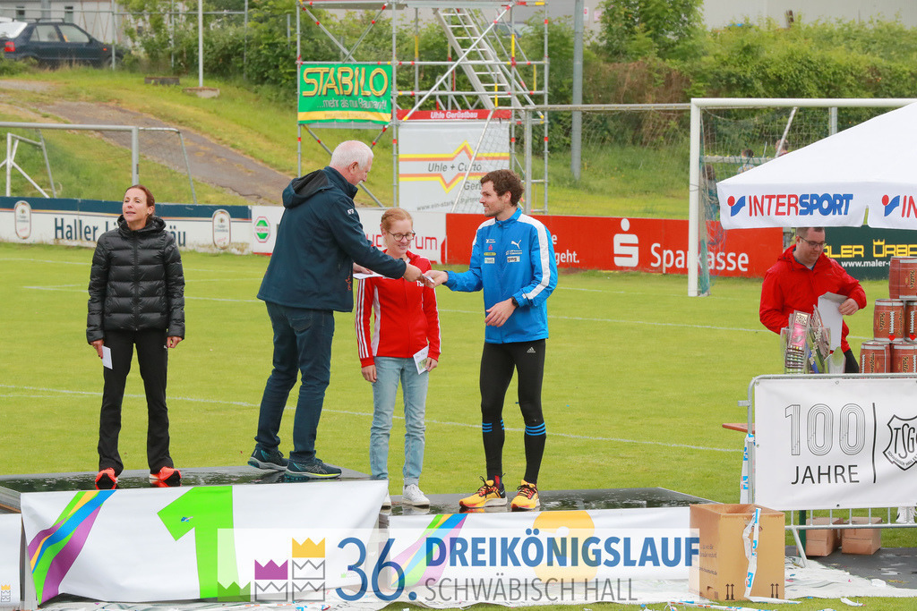 Siegerehrung Optima Sport Park | 3königslauf 2022 Siegerehrung - Realisiert mit Pictrs.com