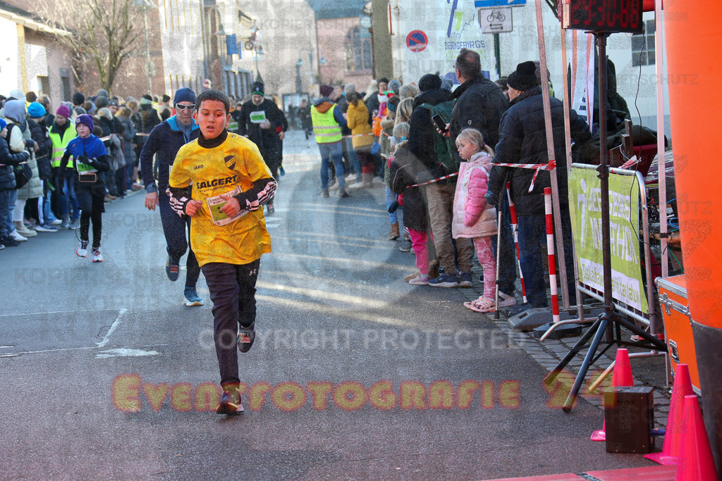 241201_1054_EX1_9235 | Sportfotografie im Rhein-Sieg Kreis, Köln, Bonn, NRW, Rheinland Pfalz, Hessen, etc. Unser Tätigkeitsfeld umfasst den Laufsport vom Volkslauf über den Marathon, Duathlon, Triathon bis zum Ultralauf wie Kölnpfad Ultra oder Schindertrail.