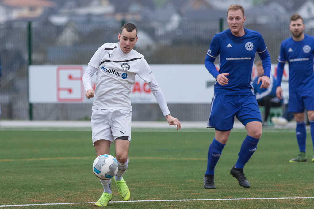 SG Morshausen - SV Oberwesel | Sportfotografie Hermann-Josef Stoffel - Realisiert mit Pictrs.com