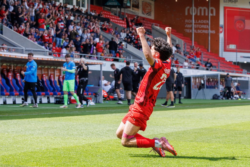 20260503-U19_FCH-LEV_108 | 1.FC Heidenheim 1846 vs. Bayer 04 Leverkusen, Fußball, U19, A-Junioren, NWL, U19-DFB-Nachwuchsliga, 2025/2026, Achtelfinale, 03.05.2026 in Heidenheim, Voith Arena(Foto: Michael Bulling) - Realisiert mit Pictrs.com