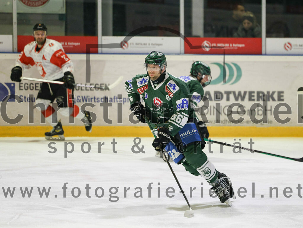 2024-01-12_016_TSV_Erding_gegen_EV_Dingolfing | Erding, Deutschland, 12.01.2024:
Eishockey, Bayernliga Vorrunde 2023 / 2024, 24. Spieltag, TSV Erding gegen EV Dingolfing, Endergebnis: 10:2

Michael Trox (Erding Gladiators, #86)

Foto: Christian Riedel / fotografie-riedel.net