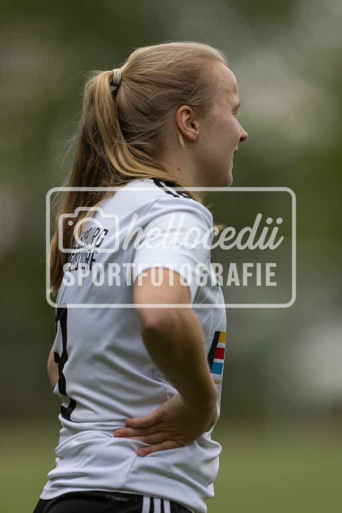 Fußball I Frauen I Saison 2025-2026 I Oberliga Niedersachsen I FC Jesteburg-Bendestorf - BW Hollage I 12671 | realhellocedii - Realisiert mit Pictrs.com