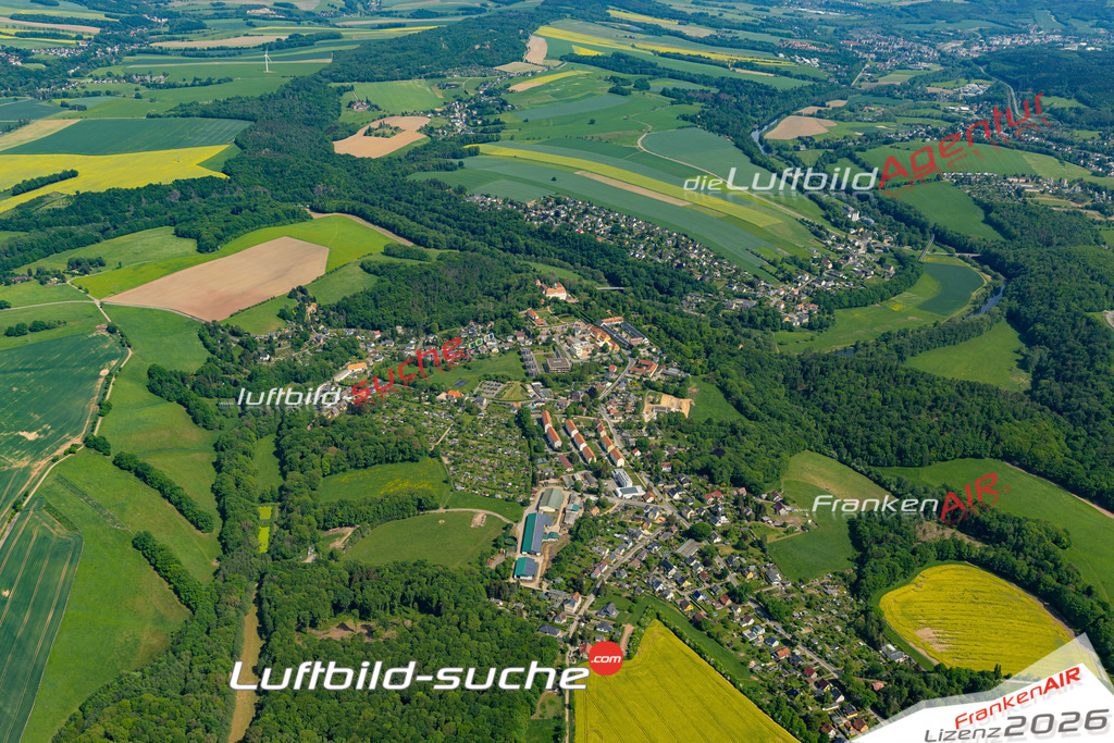 Die Luftaufnahme Lichtenwalde - Niederwiesa wurde 2022 vom Flugzeug aus (keine Drohne) erstellt. Hohe Auflösung -für große Poster und Wandbilder geeignet - Garantiert!