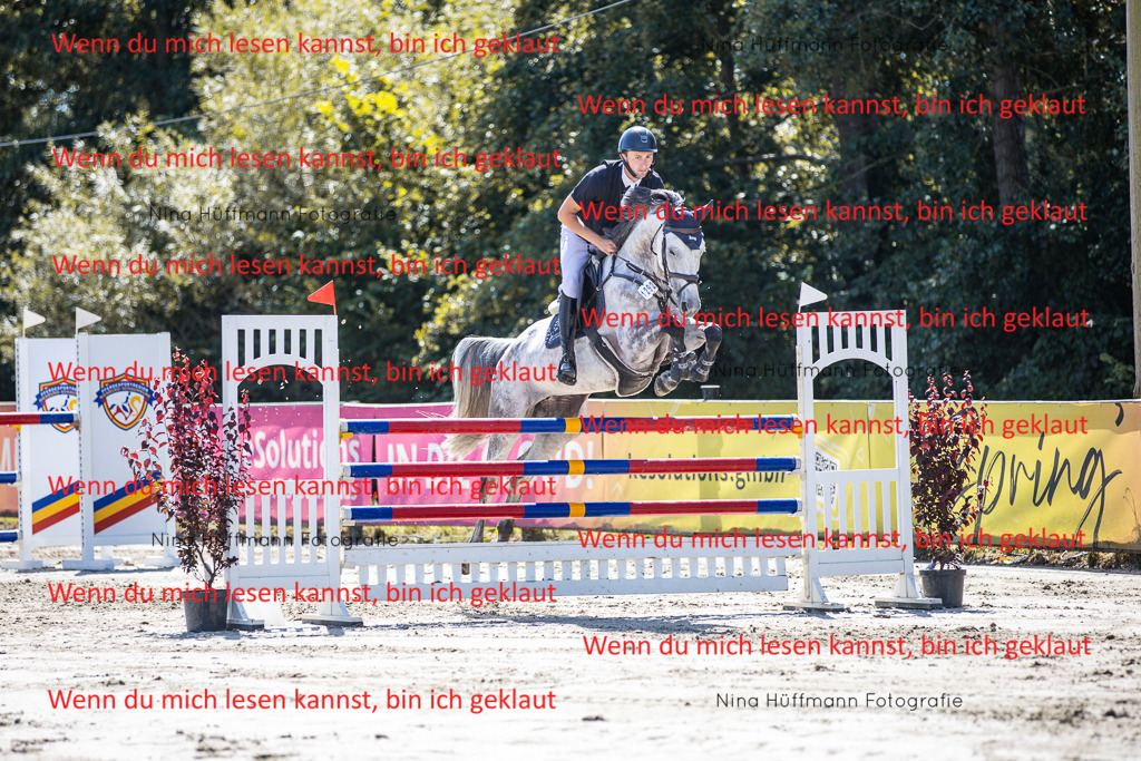 BK1A6317 | Turnierbilder Turnierfotos Nina Hüffmann Turnierfotografie Pferdefotografie Tierzeichnung Haustierzeichnung Pferdezeichnung Hundezeichnung Videograf  - Realisiert mit Pictrs.com