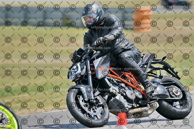 25bt04-1237 | markuskiefer.com - Realisiert mit Pictrs.com
