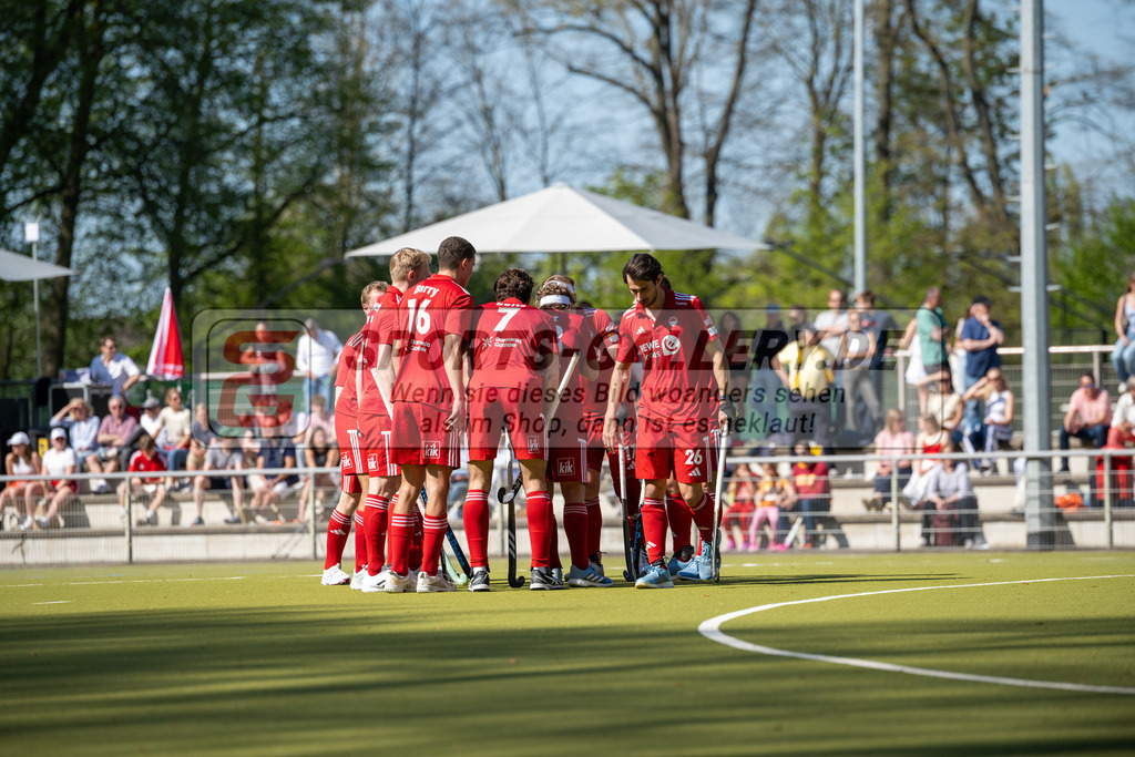 SFE_20250412_0124 | Köln, Deutschland, 12.04.2025:  Hockey 1. Bundesliga Herren Rot-Weiss Köln - Harvestehuder THC im KTHC Stadion Rot-Weiss Köln Tennis and Hockey Club am 12.04.2025 in Köln, Deutschland. (Foto von Stephan Fehrmann)Köln, Germany, 12.04.2025: Hockey 1. Bundesliga Herren Rot-Weiss Köln - Harvestehuder THC in KTHC Stadion Rot-Weiss Köln Tennis and Hockey Club at 12.04.2025 in Köln, Deutschland. (Foto from Stephan Fehrmann)