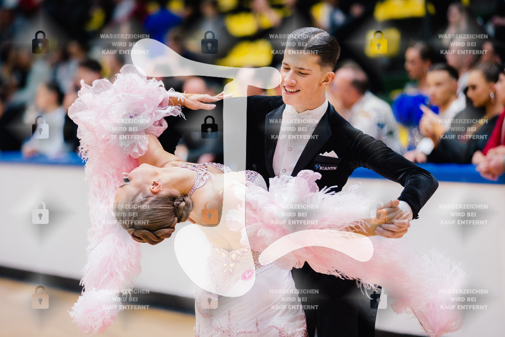 Hessen Tanzt WDSF International Open Standard 8th (32) Dmytrii Forostianov _ Helene Novalee Tilgert (Grün-Gold-Club Bremen)-2025-05-17-9657 | Webshop for digital downloads and prints of dance sport, event & show photographer Julian Link - Realisiert mit Pictrs.com