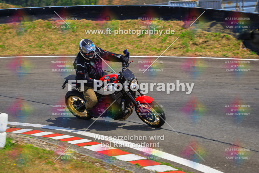 _DSK2451 | Hier findet Ihr Bilder von Touristenfahrten auf der Nürburgring Nordschleife oder von anderen Veranstaltungen die ich besucht habe. Viel Spass beim Durch Schauen 