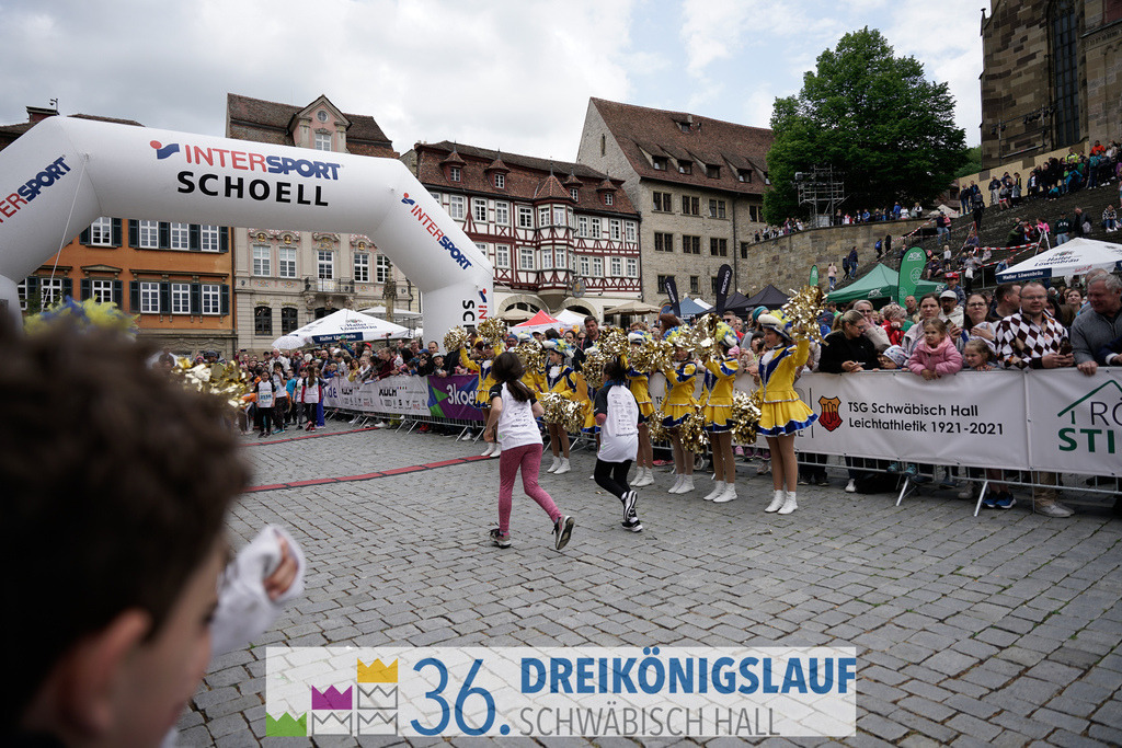 AOK Junior Cup 400m | 3Königslauf 2022 AOK Junior Cup 400m - Realisiert mit Pictrs.com