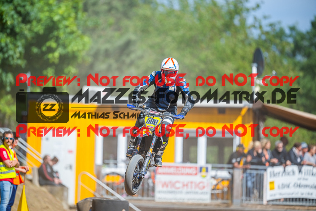 MaZZes_FotoMatrix_220529_0040 | Fotograf Mathias Schmid
Sportfotograf,
Eventfotograf,
Hochzeitsfotograf,
Portraitfotograf