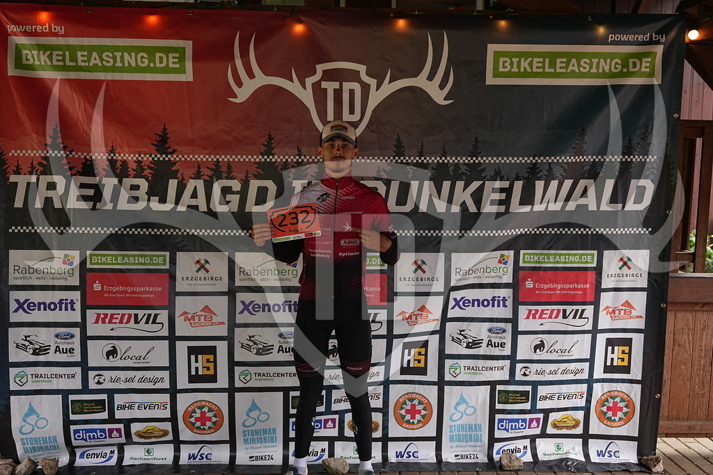 FC109514 | Fotogalerie der Treibjagd im Dunkelwald - Dein MTB Etappenrennen im Erzgebirge - Realisiert mit Pictrs.com