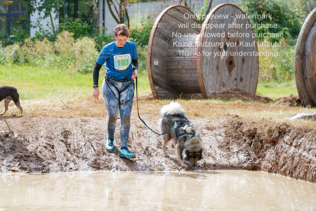 Schlamm_mit_Hund (293 von 460) | stephaniefillaphotographie - Realisiert mit Pictrs.com