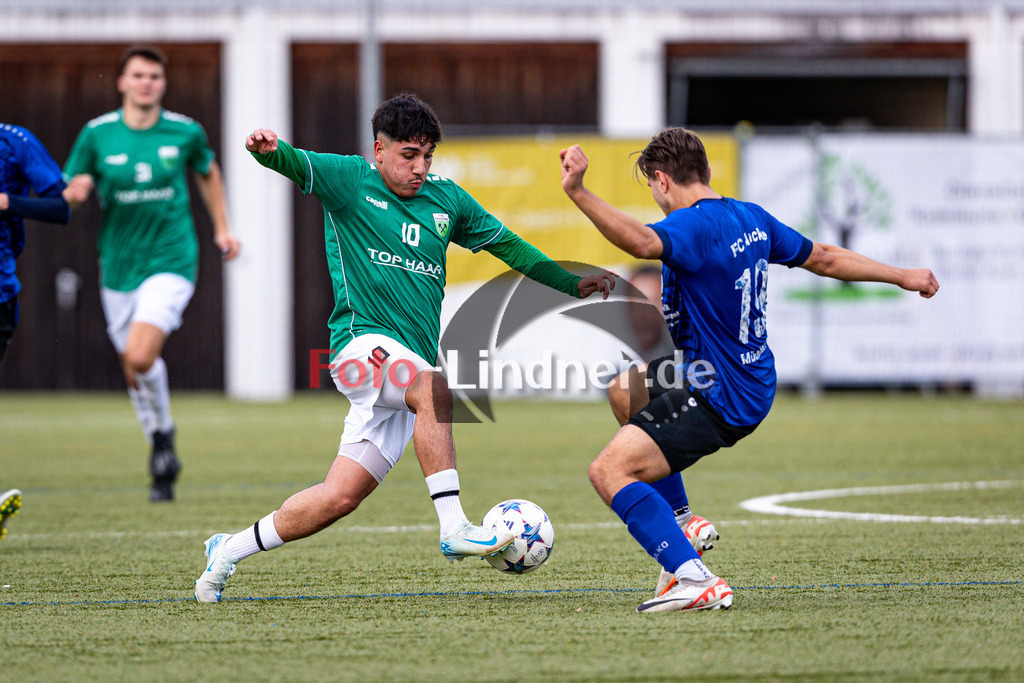 1. FC Penzberg gegen FC Wacker München | Bezirksliga Oberbayern Süd 3, 1. FC Penzberg gegen FC Wacker München, 20241012,Ugurkan VEREP (1. FC Penzberg 10) in Aktion,2024-10-12 in Penzberg (Stadion an der Karl-Wald-Straße), Ugurkan VEREP (1. FC Penzberg 10), Leon BAUER (FC Wacker München 19)Copyright: WolfgangxLindner www.foto-lindner.de
