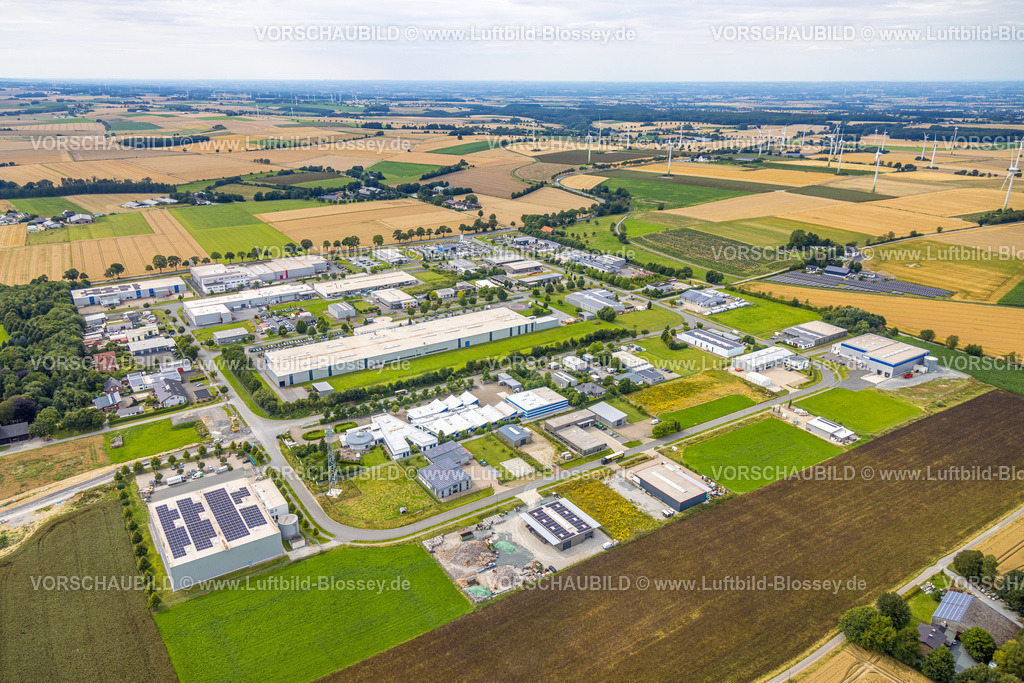 Warstein240713538Belecke | Luftbild, Industriepark Gewerbegebiet-Nord, Wiesen und Felder mit Windräder Windpark, Belecke, Warstein, Sauerland, Nordrhein-Westfalen, Deutschland