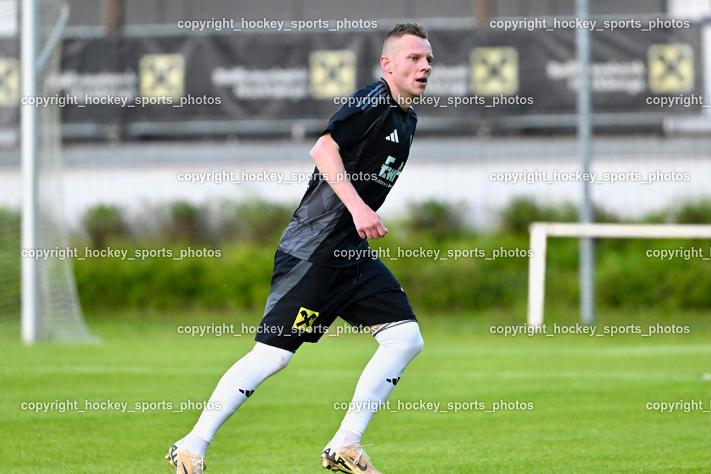 WSG Radenthein vs. URC Thal Assling | #72 Jasmin Dindic URC Thal Assling, WSG Radenthein vs. URC Thal Assling, WSG Radenthein vs. URC Thal Assling am 30.05.2025 in Radenthein (Sportplatz Radenthein), Austria, (Photo by Bernd Stefan)