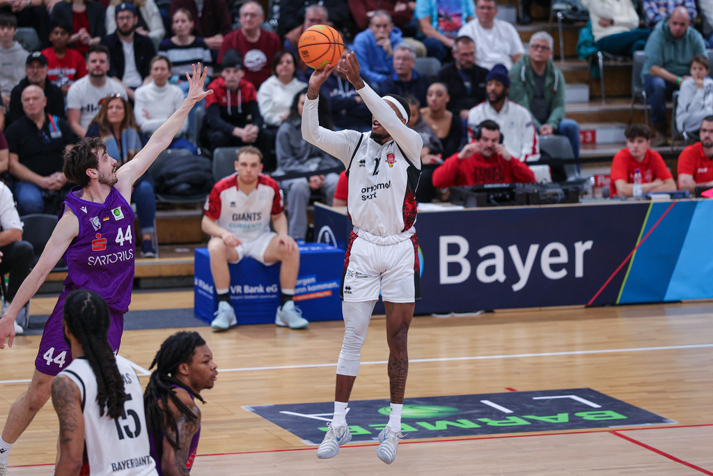 Pro A BAYER GIANTS vs BG Göttingen-113 | Fotos von Basketballspielen aus dem Raum NRW fotografiert von Gero Mueller-Laschet und Daniel Schaefer - Realisiert mit Pictrs.com