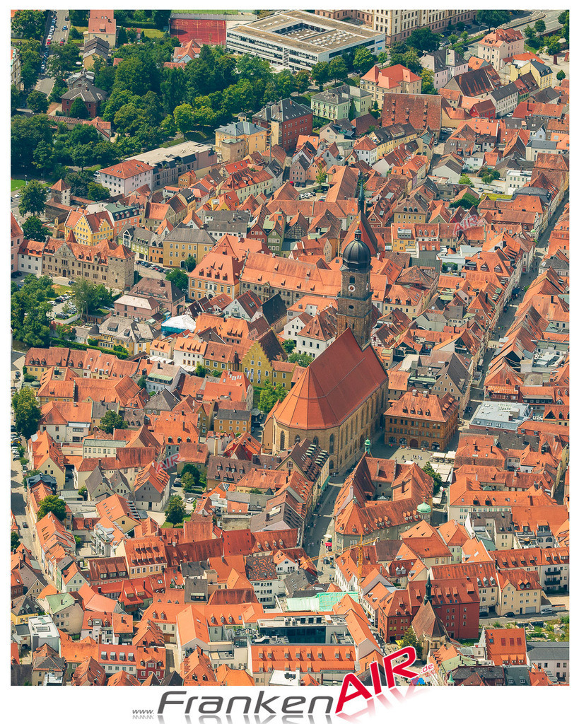 Luftaufnahme der Stadt Amberg - Die Luftaufnahme wurde 2025 vom UL-Flugzeug heraus erstellt ( keine Drohne ) - Hochauflösende Luftaufnahme - für professionelle Ausdrucke geeignet. Die Geschenkidee !Mit Lizenz und Bildrechte bestellbar