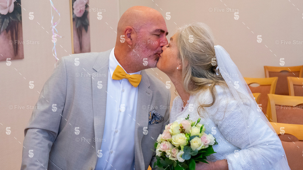 DSC00523_mitLogo9 | Five Stars Fotografie und Videografie fängt Ihre besonderen Momente mit atemberaubenden Bildern und hochwertigen Videos ein. Perfekt für Hochzeiten, Events und mehr – lassen Sie sich von unserer Expertise und Kreativität begeistern.