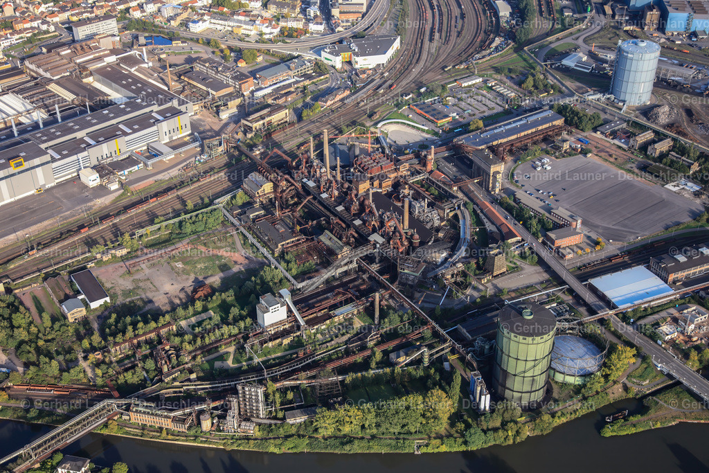 3070521 | Die Völklinger Hütte ist das weltweit einzige vollständig erhaltene Eisenwerk weltweit.Es ist das erste Industriedenkmal dieser Epoche, das in die Welterbeliste der UNESCO aufgenommen wurde