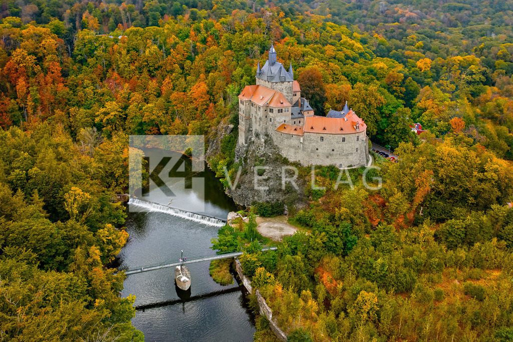 Wandbild-Burg-Kriebstein-Luftbild-DJI_20231003154043_0012 | Burg Kriebstein im Herbst aus der Vogelperspektive - Realisiert mit Pictrs.com