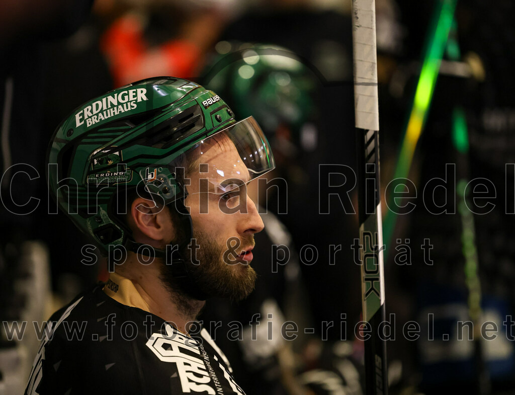2024-03-01_109_TSV_Erding_gegen_ERSC_Amberg | Erding, Deutschland, 01.03.2024:
Eishockey, Bayernliga Playoffs 2023 / 2024, 5. Spieltag, TSV Erding gegen ERSC Amberg, Endergebnis: 9:0

Petr Pohl (Erding Gladiators, #55)

Foto: Christian Riedel / fotografie-riedel.net