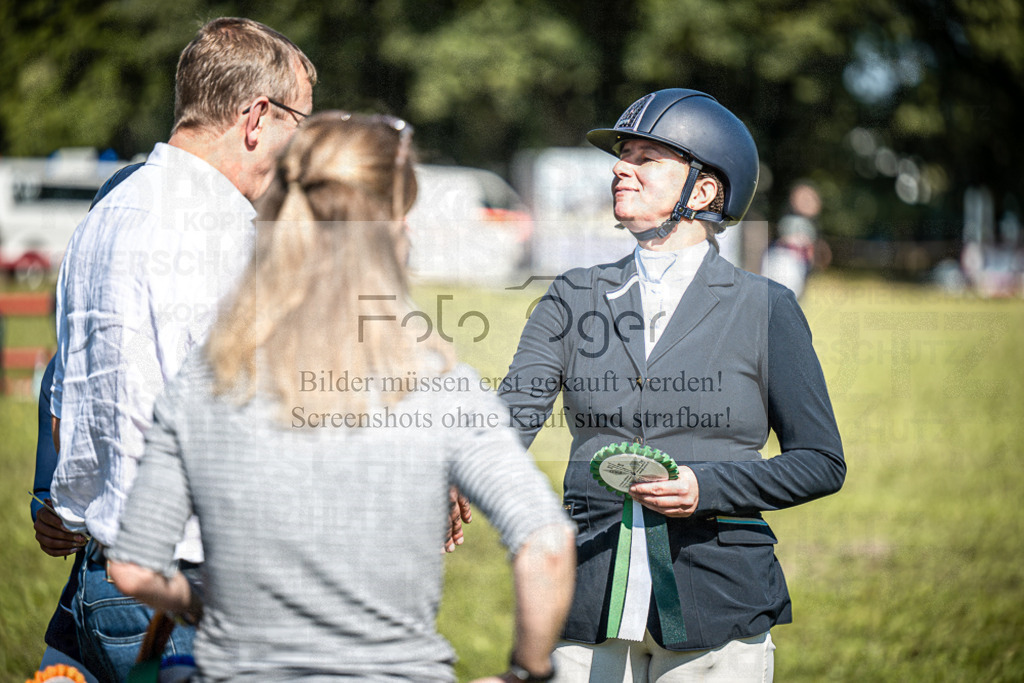 Z63_0039 | Entdecke hochwertige Reitturnierfotos von Foto Oger. Professionell, emotional und authentisch – jetzt Lieblingsmomente im Shop bestellen.Deutschlandweite Turnierfotografie. - Realisiert mit Pictrs.com