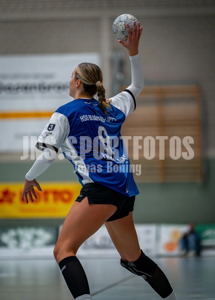 Handball I Frauen I Saison 2025-2026 I 3. Liga Staffel Nord I 10. Spieltag I SC SFN Vechta - HSG Blomberg-Lippe II I 0416 | Leni Ringelkamp (8, HSG Blomberg-Lippe II) - Realisiert mit Pictrs.com