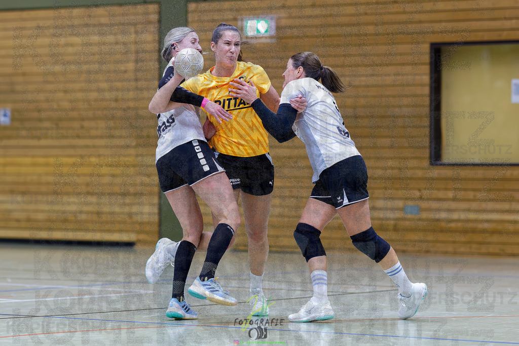 Frauen Oberliga Mitte (HHV); HSG Eibelshausen/Ewersbach - HSG Linden | Frauen Oberliga Mitte (HHV); HSG Eibelshausen/Ewersbach - HSG Linden am 15.11.2025 in Eibelshausen (Holderberghalle)Photo © 2025 - Jörg Heinrich - Realisiert mit Pictrs.com