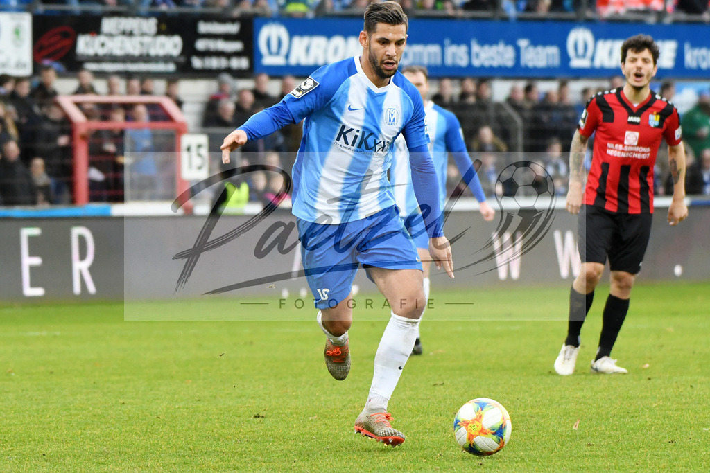 20200201_MEPCHE_0035 | Fußball, Herren: Luka Tankulic (SV Meppen) in Aktion, am Ball, Einzelaktion waehrend des Spiels der 3. Liga zwischen SV Meppen und Chemnitzer FC in der Haensch-Arena am 01.02.2020 in Meppen, Deutschland. DFB / DFL REGULATIONS PROHIBIT ANY USE OF PHOTOGRAPHS AS IMAGE SEQUENCES AND/OR QUASI-VIDEO. - Realisiert mit Pictrs.com