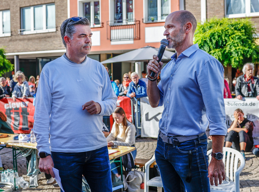 top-top.de 240913-082 | Foto, Video, Fotografie, Videografie, Fotobox, DJ, Discjockey, Musik, Musikbox, Veranstaltung, Photobooth, Amazon, Ebay, Buchtipp, Bestseller, Autor, Verlag, Buch, Wesel, Hamminkeln, NRW, Dinslaken, Rees, Drohne, Hochzeit, Party, Fotobox, Wesel, Fotograf