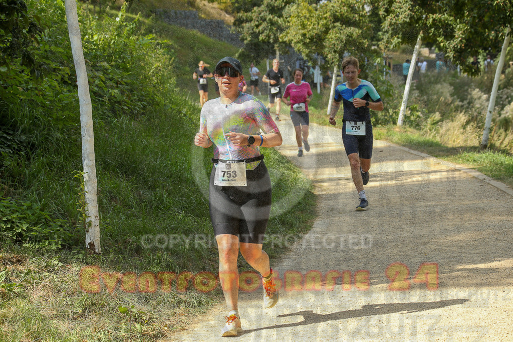 250824_1455_EX1_8023 | Sportfotografie im Rhein-Sieg Kreis, Köln, Bonn, NRW, Rheinland Pfalz, Hessen, etc. Unser Tätigkeitsfeld umfasst den Laufsport vom Volkslauf über den Marathon, Duathlon, Triathon bis zum Ultralauf wie Kölnpfad Ultra oder Schindertrail.