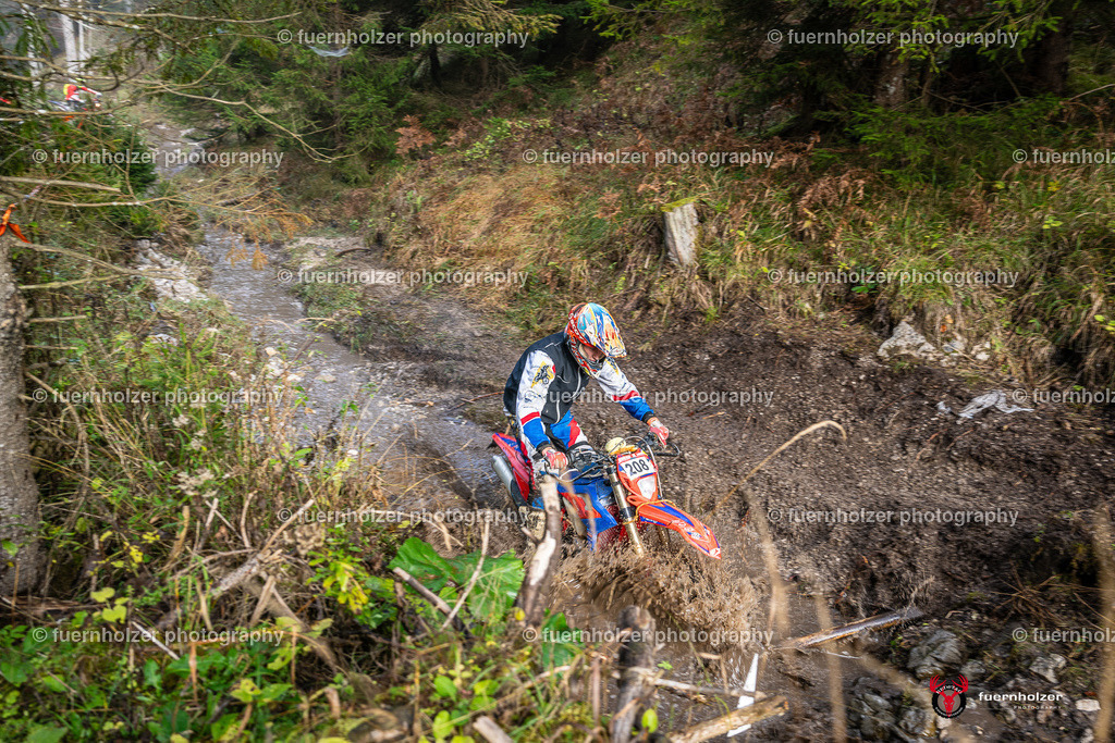 fuernholzer_241026-C1-62 | Fotografische Impressionen von der Red Stag Enduro Extreme by fuernholzer-photography.com. Endurosport in Österreich fotografisch festgehalten von fuernholzer. Auftragsfotografie für Private, Gewerbefotos und Industriefotografie. Eventfotografie, Sportfotografie und Motorsportfotografie. Anbieter von Fotoworkshops, Fototraining, fotografischen Vorträgen und Fotoseminaren.