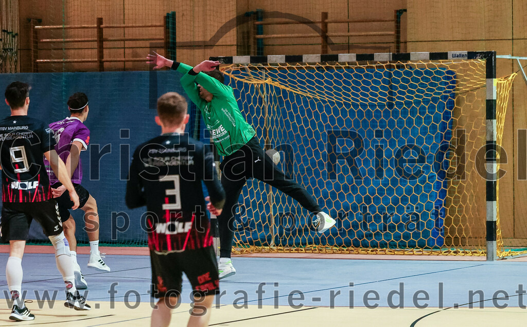 2023-11-26_048_SpVgg_Altenerding_gegen_TSV_1861_Mainburg | Erding, Deutschland, 26.11.2023:
Handball, Bezirksoberliga Männer 2023 / 2024, 9. Spieltag, SpVgg Altenerding gegen TSV 1861 Mainburg, Endergebnis: 34:20

Luis Leitner (SpVgg Altenerding, #26), Hannes Möser (TSV 1861 Mainburg, #1)

Foto: Christian Riedel / fotografie-riedel.net
