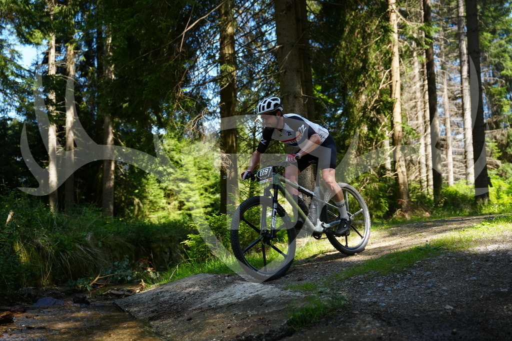 FC101637 | Fotogalerie der Treibjagd im Dunkelwald - Dein MTB Etappenrennen im Erzgebirge - Realisiert mit Pictrs.com