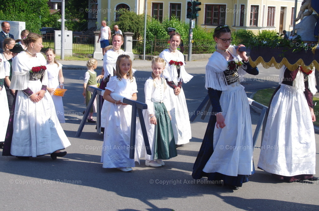 IMGP3307 | fotografiert von Axel PollmannLeonhardi Wallfahrt Benediktbeuern und Murnau, Fronleichnam, Fasching, Landschaft im Loisachtal und Benediktbeuern  - Realisiert mit Pictrs.com