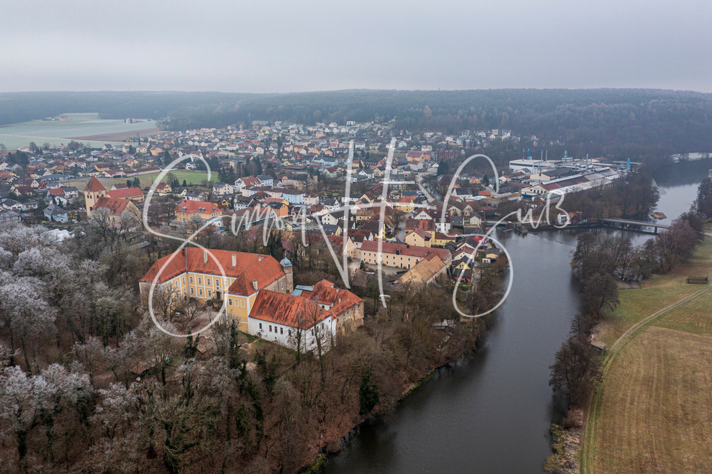 Fronberg - Schloss mit Eisenwerk | simonsuess - Realisiert mit Pictrs.com