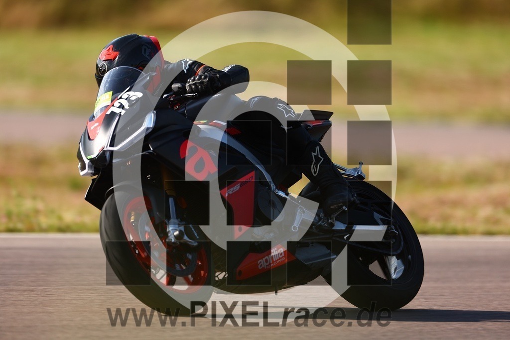 0723-20250621_00045 | Schöne Erinnerungen an spannende Momente - das festzuhalten ist unser Job. PIXELrace.de ist seit 2003 auf den Rennstrecken Europas unterwegs um die Action draußen beim Fahren und die wunderbare Stimmung imm Fahrerlager für euch einzufangen.