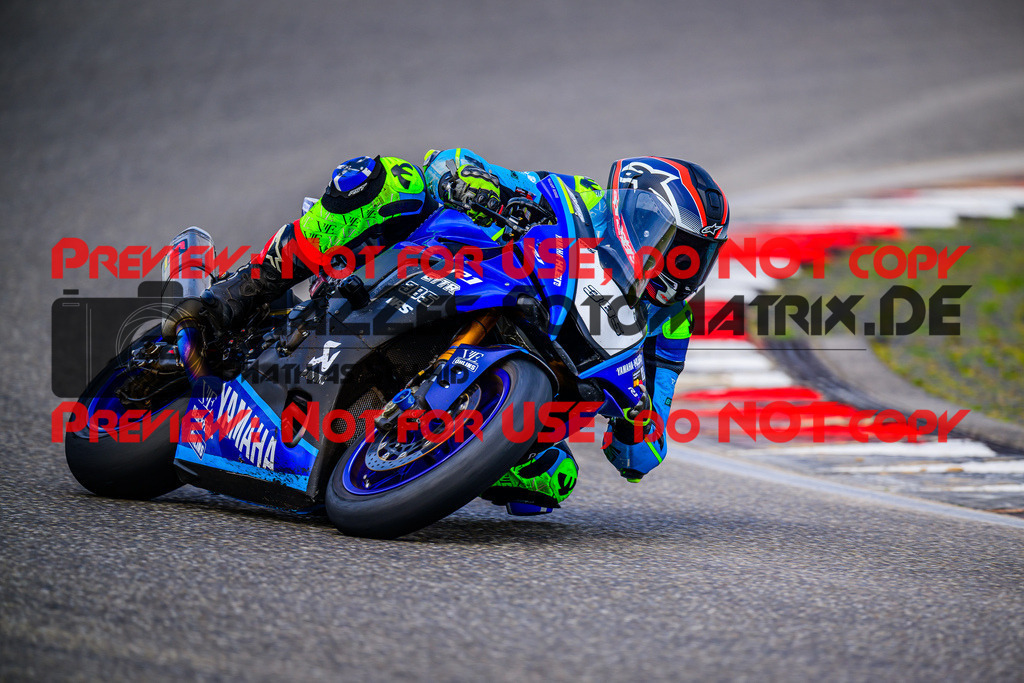 MaZZes_FotoMatrix_240910_6007705_7216 | WEISS