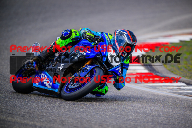 MaZZes_FotoMatrix_240910_6007705_7216 | WEISS