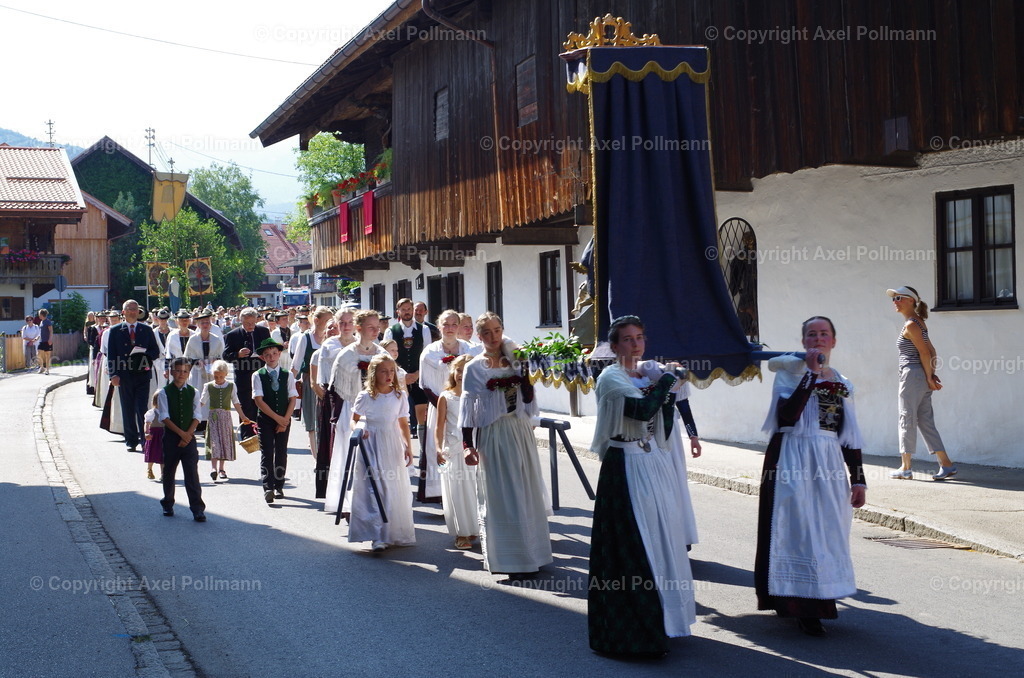 IMGP3869 | fotografiert von Axel PollmannLeonhardi Wallfahrt Benediktbeuern und Murnau, Fronleichnam, Fasching, Landschaft im Loisachtal und Benediktbeuern  - Realisiert mit Pictrs.com