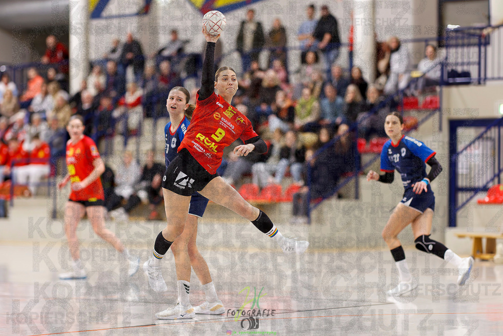 Frauen Regionalliga (HHV); HSG Wettenberg - TV Hüttenberg | Frauen Regionalliga (HHV); HSG Wettenberg - TV Hüttenberg am 06.12.2025 in Launsbach (Wettenberg) (Halle GS Launsbach (Wettenberg))Photo © 2025 - Jörg Heinrich - Realisiert mit Pictrs.com