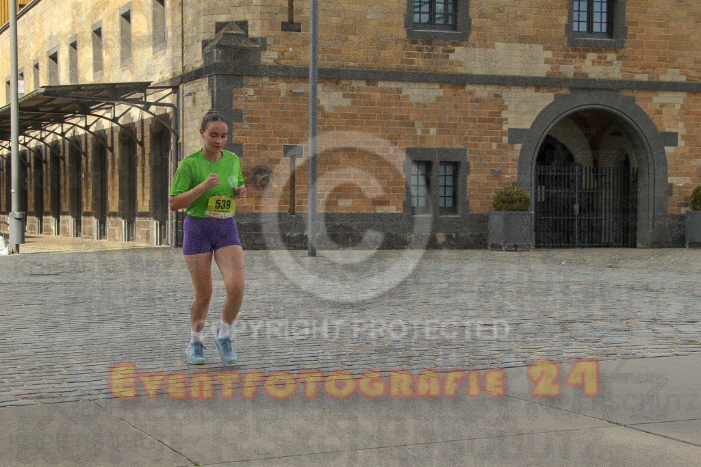 250920_1526_EV4_8816 | Sportfotografie im Rhein-Sieg Kreis, Köln, Bonn, NRW, Rheinland Pfalz, Hessen, etc. Unser Tätigkeitsfeld umfasst den Laufsport vom Volkslauf über den Marathon, Duathlon, Triathon bis zum Ultralauf wie Kölnpfad Ultra oder Schindertrail.