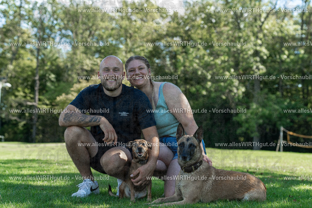 Hundeschwimmen_Volksbad_2026-allesWIRTHgut_Tierfotografie-2609061133-104335-7R509703 | Professionelle Tierfotografie in Mönchengladbach von Daniel Wirth (allesWIRTHgut). Liebevolle & natürliche Bilder von Hunden & Katzen für unvergessliche Erinnerungen.