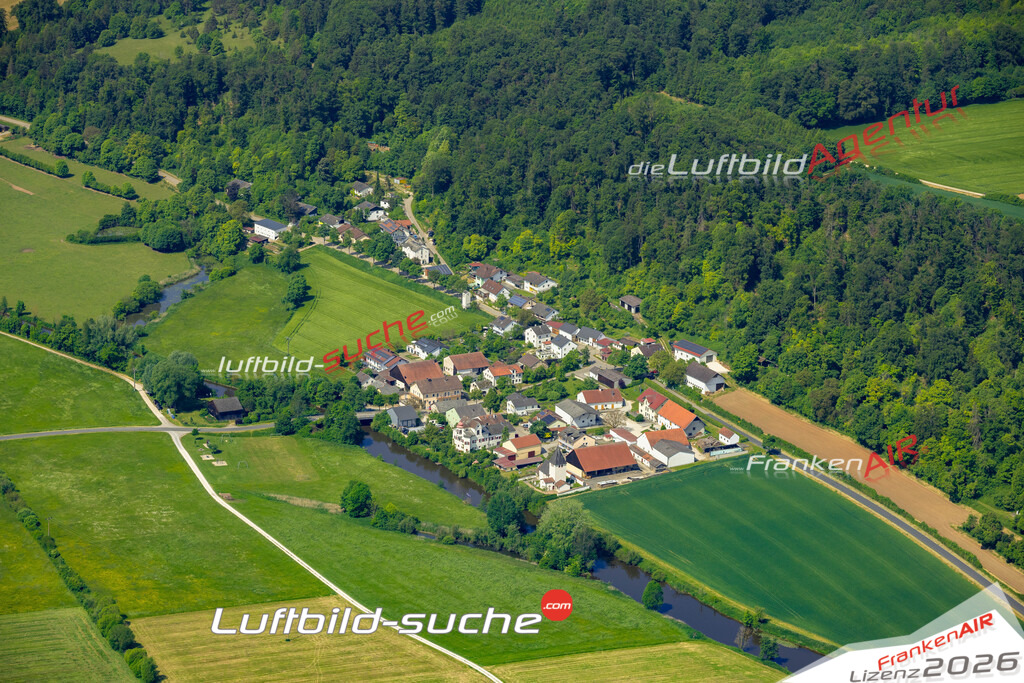 Das Luftbild zeigt Inching Walting - Die Luftaufnahme wurde 2023 vom UL-Flugzeug aus erstellt ( keine Drohne ) - Hochauflösende Luftaufnahme - Für grossformatige Ausdrucke geeignet. Die Geschenkidee !Mit Lizenz und Bildrechte bestellbar