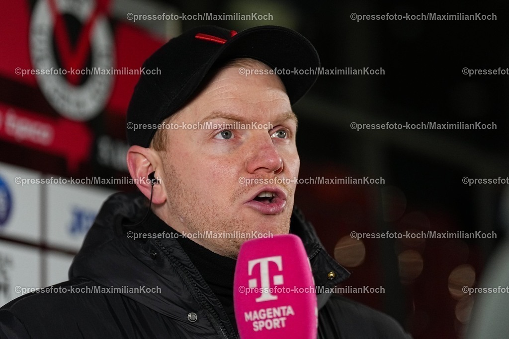 xYDRx23012601006 | 23.01.2026, xydrx, Fußball, 3.Liga, FC Viktoria Köln - 1.FC Saarbrücken, Saison 2025 2026, Sportpark Höhenberg: Marian Wilhelm (Cheftrainer FC Viktoria Köln)    DFB regulations prohibit any use of photographs as image sequences and or quasi-video. Photo: xYannisxDreimannxPressefotoKochx