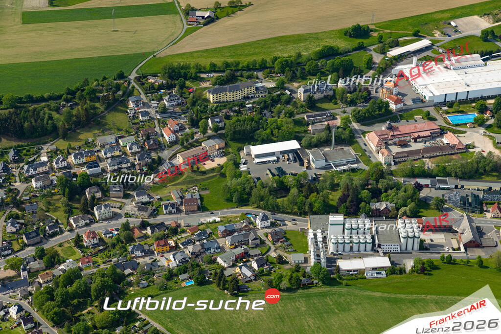 Die Luftaufnahme Wernesgrün - Steinberg wurde 2022 vom Flugzeug aus (keine Drohne) erstellt. Hohe Auflösung -für große Poster und Wandbilder geeignet - Garantiert!