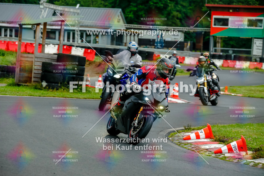 VBK-3568 | Hier findet Ihr Bilder von Touristenfahrten auf der Nürburgring Nordschleife oder von anderen Veranstaltungen die ich besucht habe. Viel Spass beim Durch Schauen 