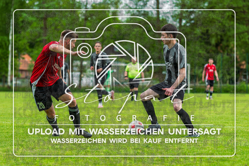 Kreisliga Herren HK - FG Fulde-Stellichte vs. SG Benefeld-Cordingen | Thimo van Ackeren (SG Benefeld-Cordingen #20), Sebastian Fritz (FG Fulde-Stellichte #18); Kreisliga Herren HK - FG Fulde-Stellichte vs. SG Benefeld-Cordingen am 17.05.2026 in Lehrdestadion, Stellichte - Realisiert mit Pictrs.com