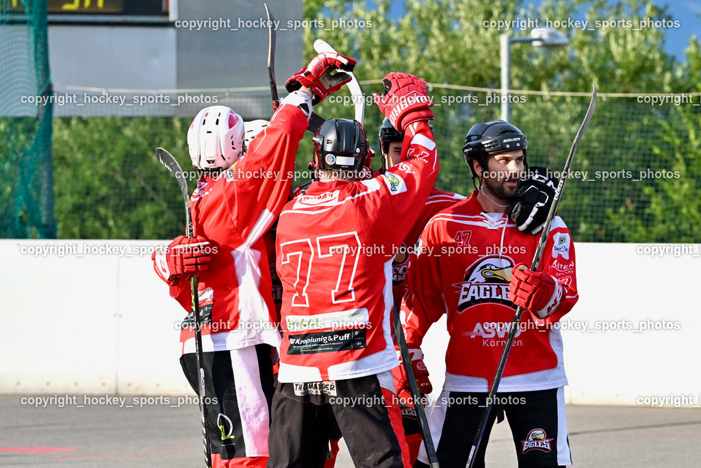 VAS Ballhockey vs. HSC Eagles Poggersdorf | Jubel HSC Eagles Poggersdorf Mannschaft, #77 Schumnig Stefan, #47 Witting Marcel, VAS Ballhockey vs. HSC Eagles Poggersdorf, VAS Ballhockey vs. HSC Eagles Poggersdorf am 14.07.2024 in Villach (Alpen Arena ), Austria, (Photo by Bernd Stefan)